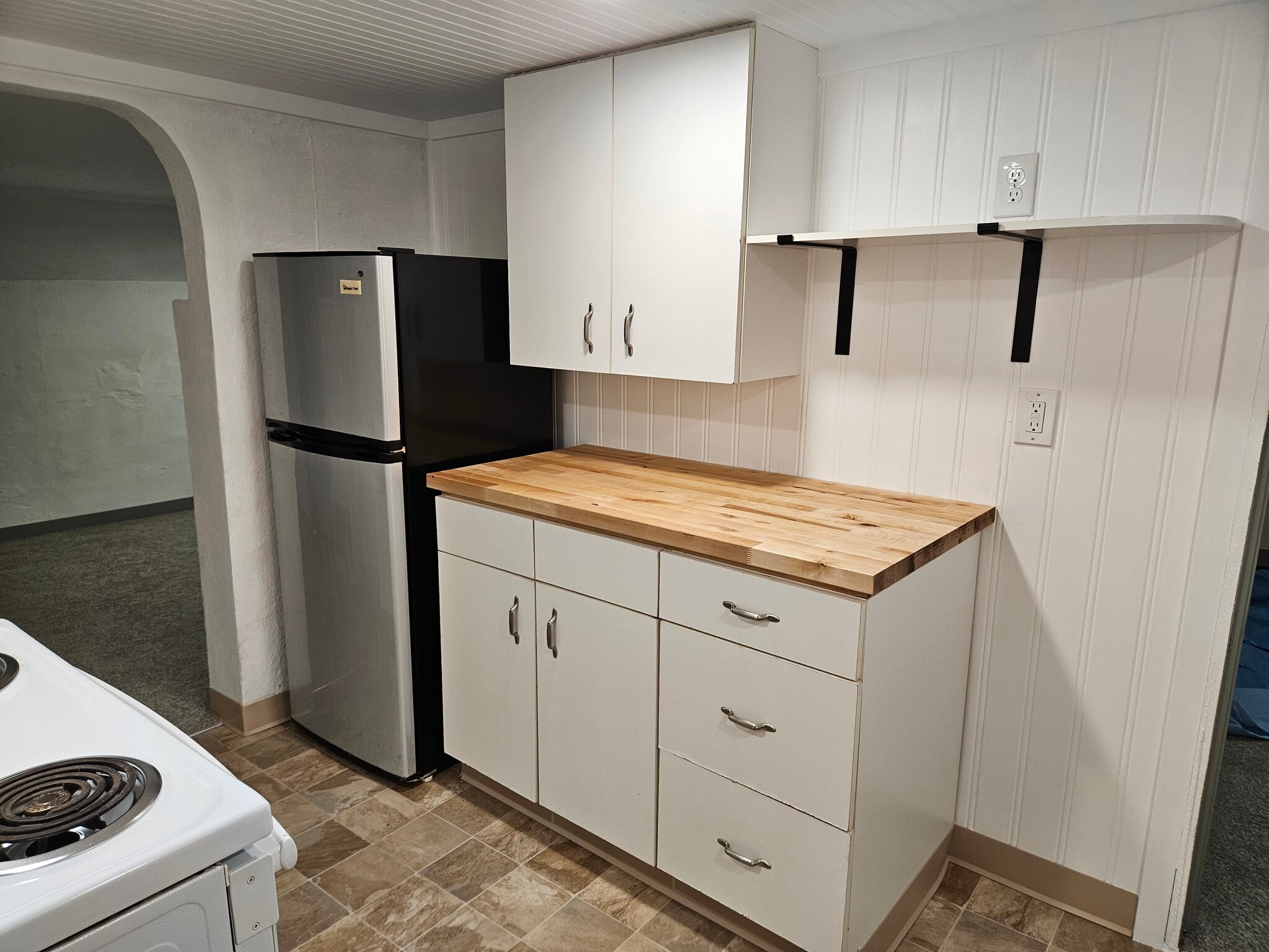 Kitchen, looking southwest - 338 E Pitkin St