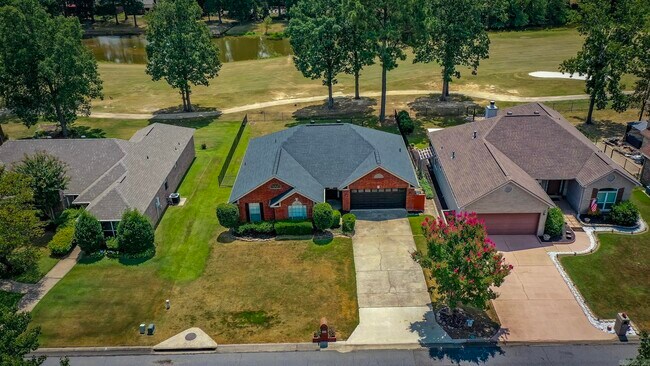 Building Photo - 216 Chantilly Cir
