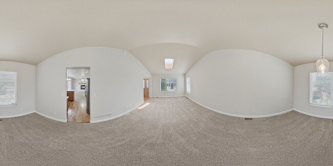 Building Photo - $2,620.95 with $300 off the first month's rent, 5 Beds - 3.5 Bath, Single Family Home in Colorado...
