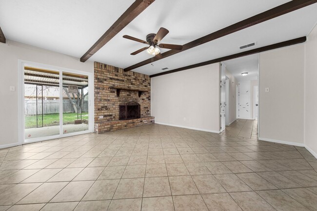 Building Photo - 2300 Zinnia Ct