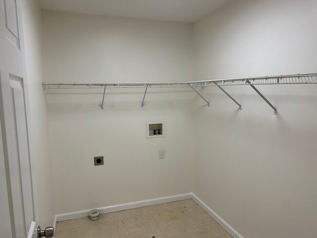 Building Photo - 267 Utility Rd