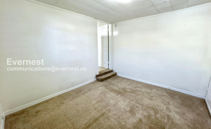 Building Photo - 5 Bancroft Ave