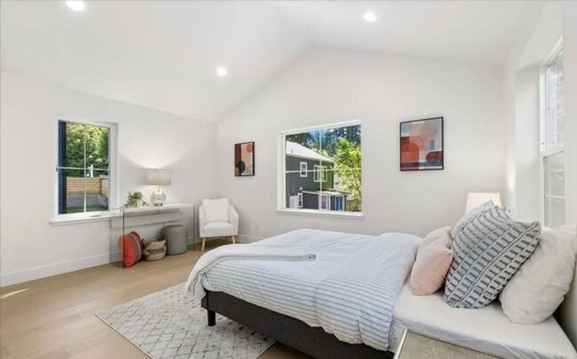 Building Photo - Maple Leaf 2-Bedroom Plus Office