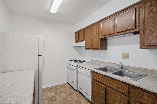 Building Photo - 1205 Natchez Trce SW