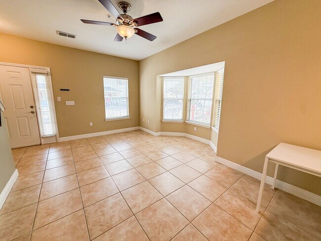 Building Photo - Chase Hollow #46