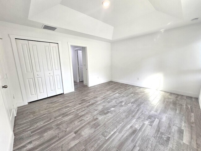 Building Photo - 2447 NW 5th St