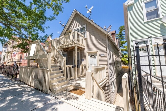 Primary Photo - 2028 W 22nd Pl