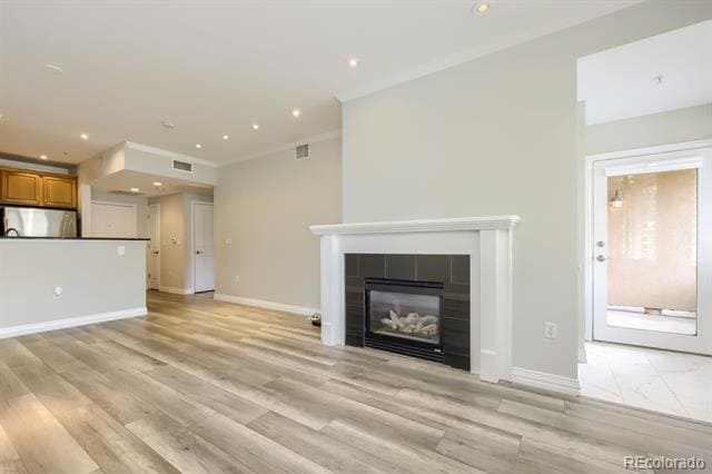 Building Photo - 2700 E Cherry Creek S Dr