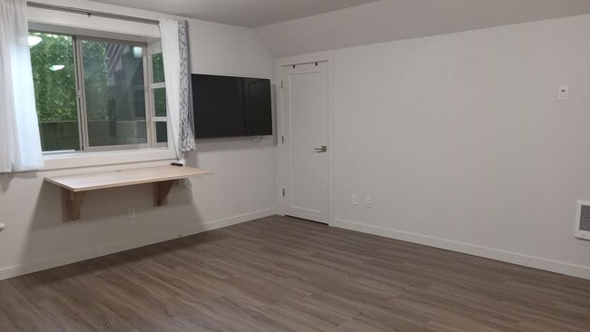 Building Photo - Gorgeous, Newer Construction Studio in Highly Desired University Park Neighborhood