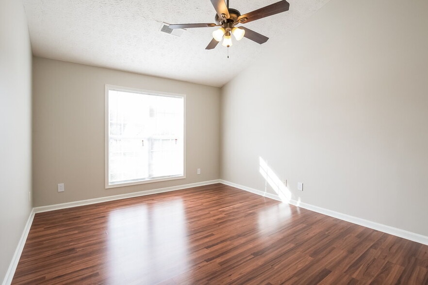 Building Photo - 127 Berkley Dr