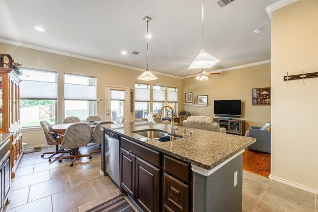 Building Photo - 16930 Makanda Dr
