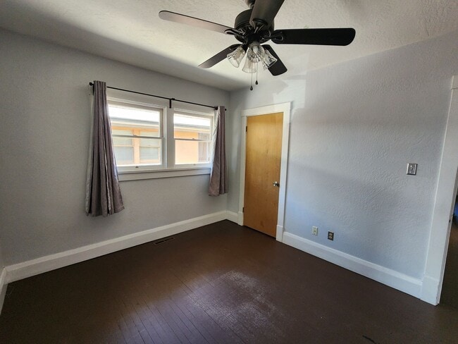 Building Photo - HONEY! Stop Scrolling! - FABULOUS!!!! Downtown SLC 3 bd house!