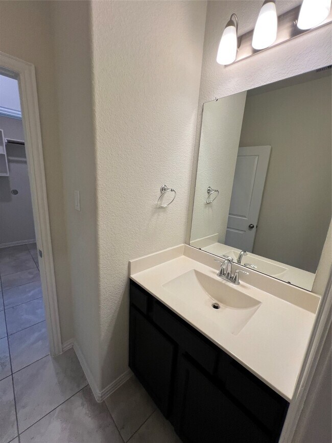 Building Photo - 4933 Spring Terrace Ln