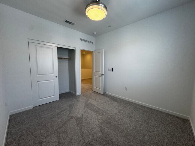 Building Photo - Beautiful, New Siena 3 Bedroom, 2.5 Bath Townhome with Solar for Rent