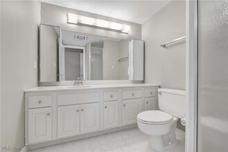 Building Photo - 12550 Lake Ave