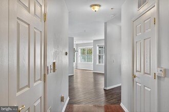 Building Photo - 127 Timberlake Dr