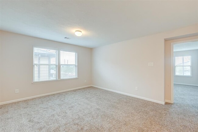 Building Photo - 15910 Copper Oak Ln
