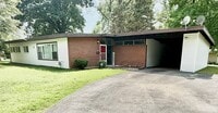 Building Photo - Spacious 3 + Bedroom with 2 Full Baths for...