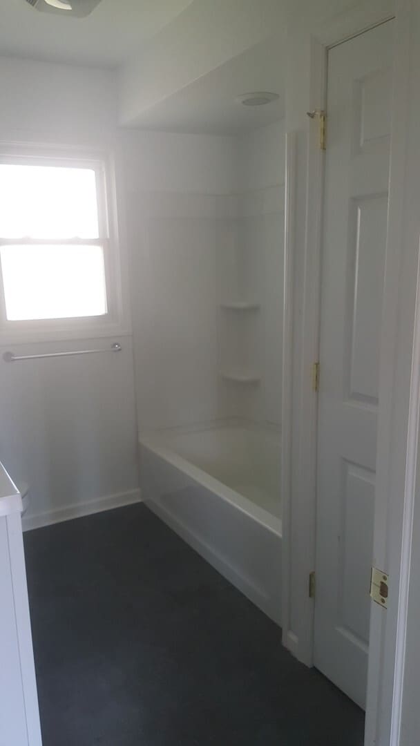 Building Photo - 104 N Cedar Ave