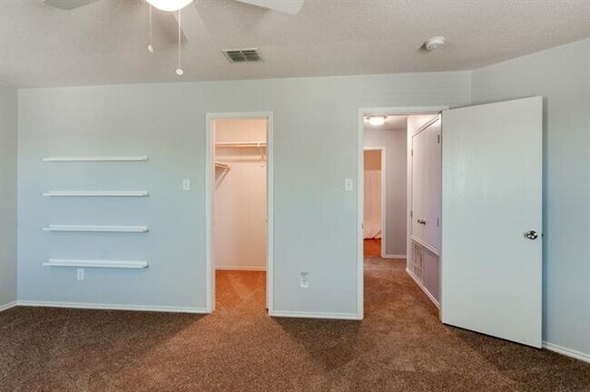 Building Photo - 3821 Bandera Ranch Rd