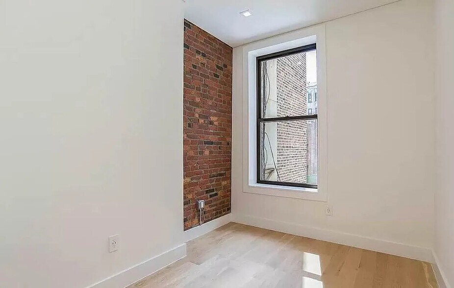Building Photo - 176 Rivington St