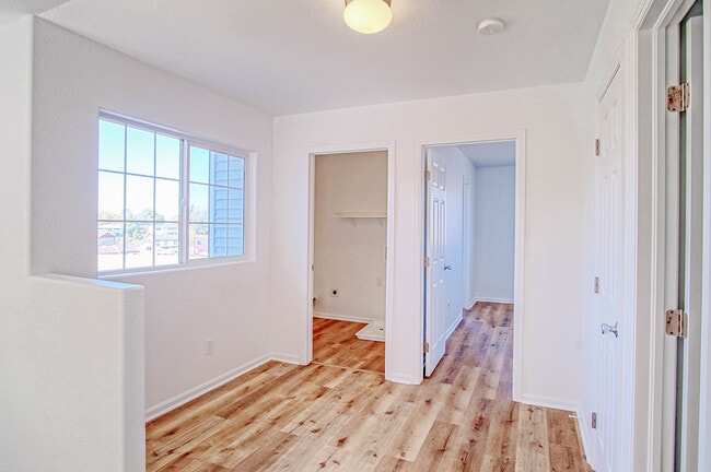 Building Photo - 1241 Saker Ct