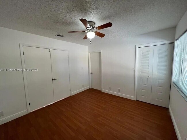 Building Photo - 9403 SW 138th Pl