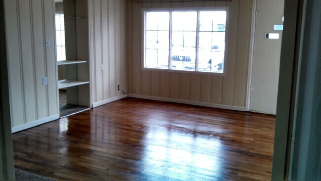 Building Photo - Beautiful Ranch-Style Home Near CU & Boulder Creek Path | Avail. August 1, 2026 (Pre-Lease)