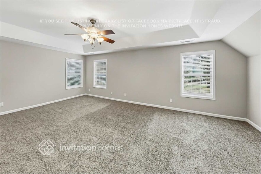 Building Photo - 8920 Watersedge Ct