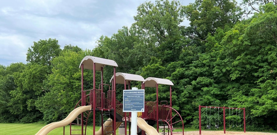 Building Photo - 418 Saddle Dr