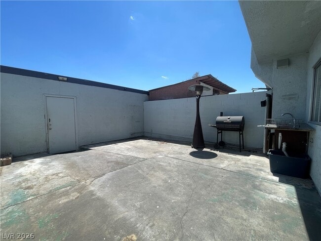 Building Photo - 3904 Blackford Pl