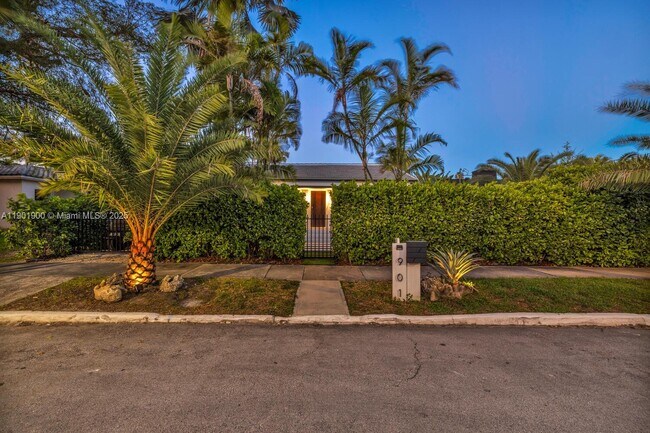 Building Photo - 901 NW 7th Street Rd