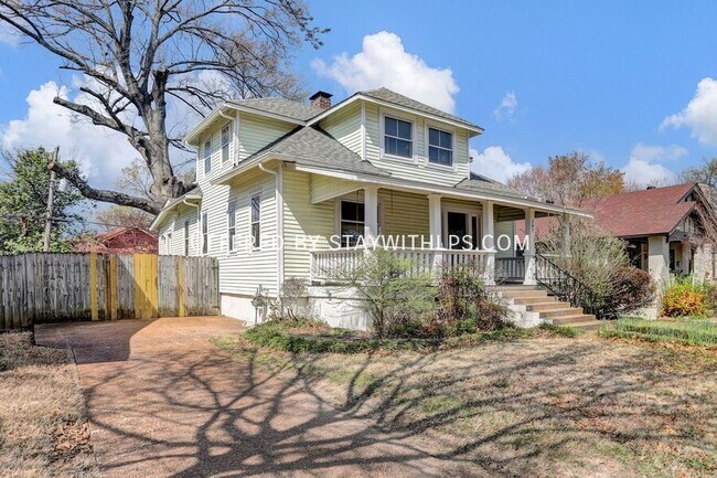 Building Photo - 397 Angelus St