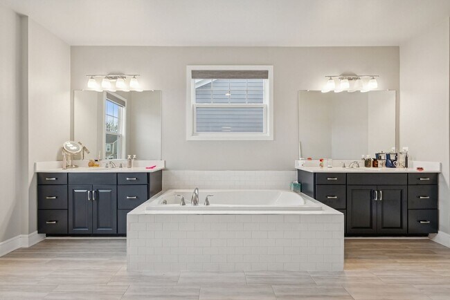 Building Photo - 101 Milvian Wy SE