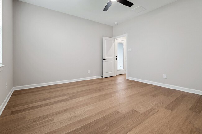 Building Photo - 21520 Bluebonnet Bay Dr