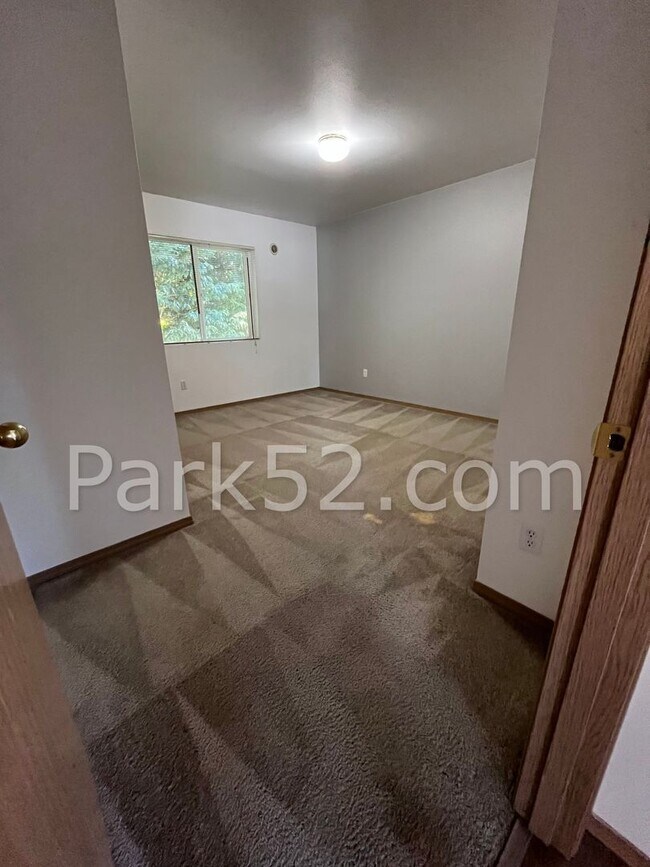 Building Photo - 2 Bedroom 2 Bathroom Upper Level Unit in Bonney Lake