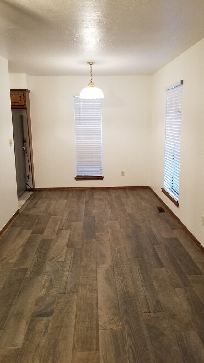 Dining room - 910 Acacia Circle