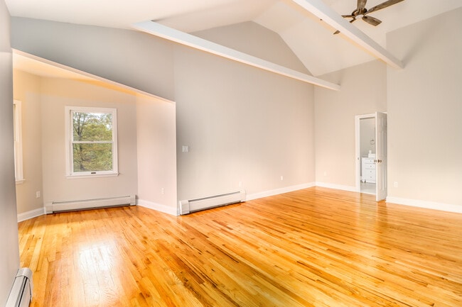 Building Photo - 85 Ironworks Hill Rd