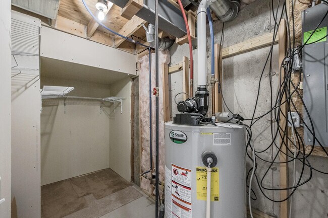 Building Photo - 324 Stratford Ln