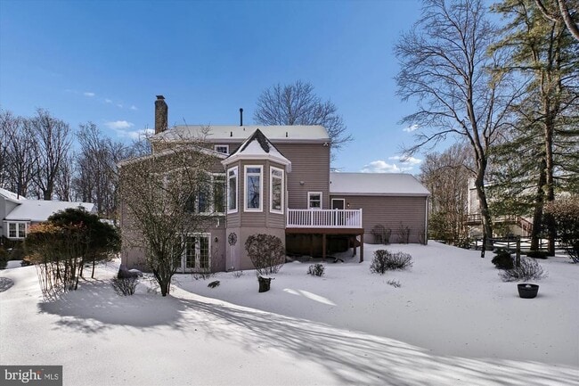 Building Photo - 4623 University Dr