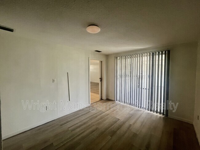 Building Photo - 3716 Cedarwood Dr