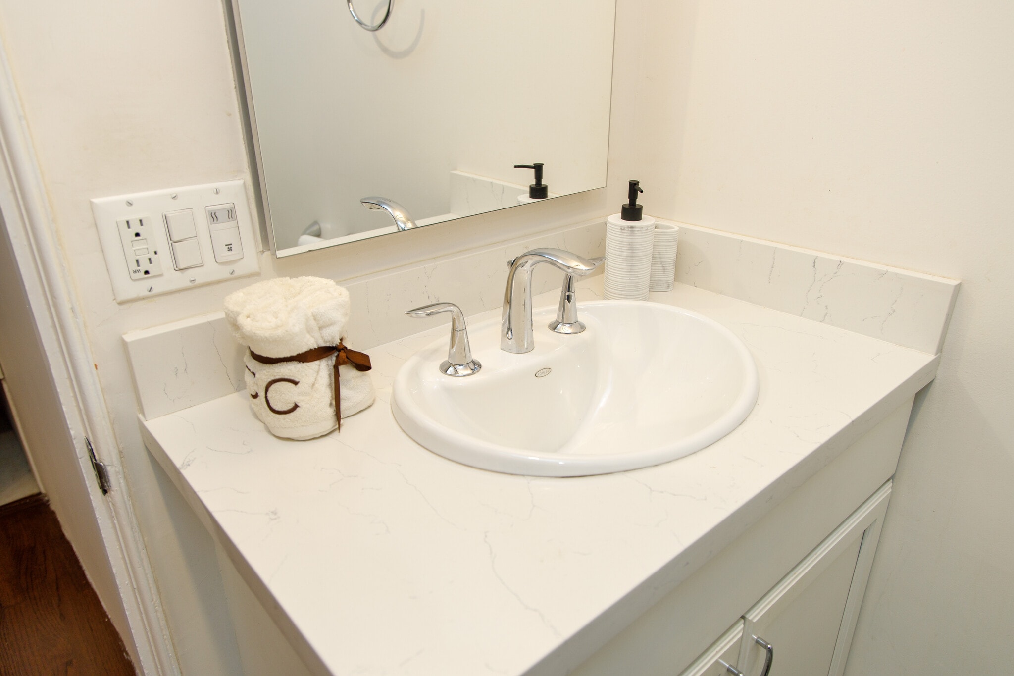 Master Bath - 11364 Homedale St