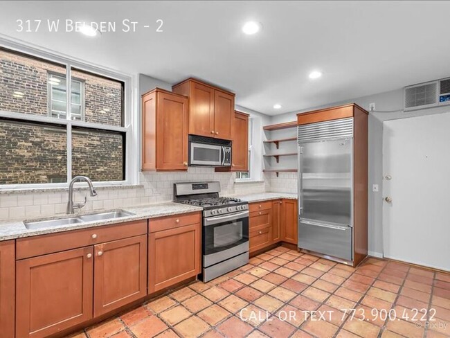 Building Photo - Lincoln Park Extra Large 3 bedroom 2 bath