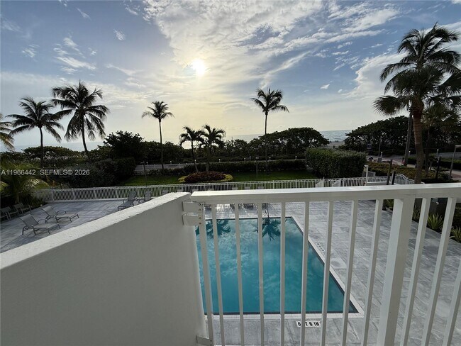 Building Photo - 4301 Collins Ave