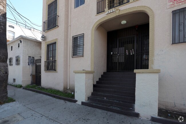 Building Photo - 1430 S Bonnie Brae St