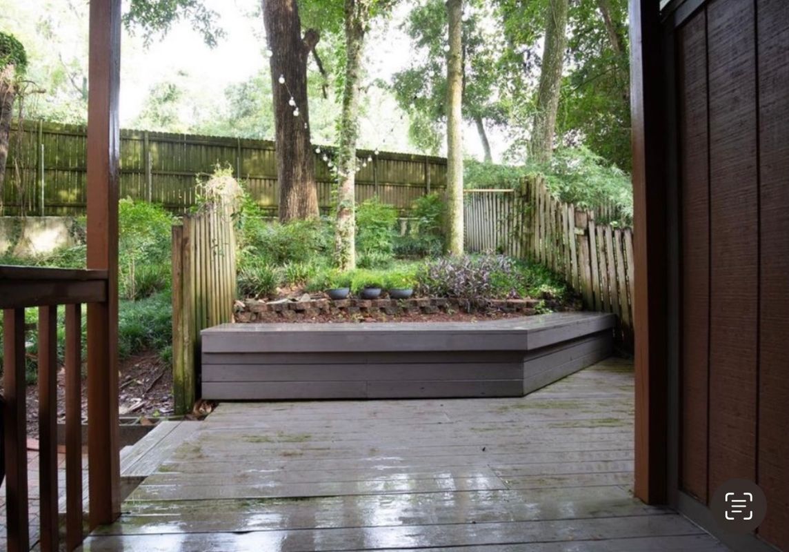 Building Photo - 1749 Beechwood Cir S