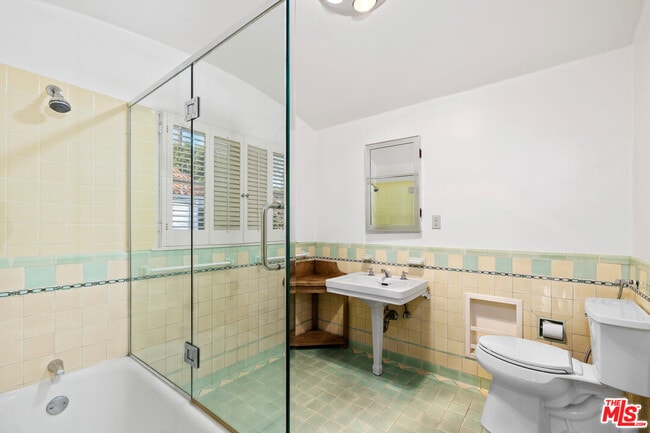 Building Photo - 200 S Anita Ave