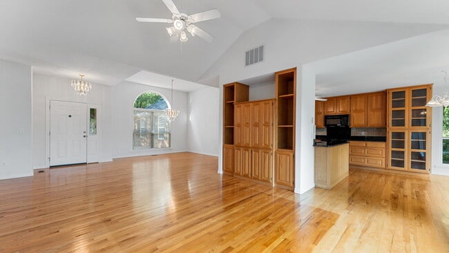 Building Photo - Serene Bella Vista Lakeside 4 bedroom