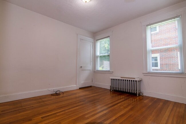 Building Photo - 86 Colborne Rd