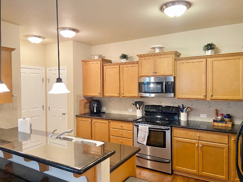 Building Photo - 4424 Edgewater Blvd NE